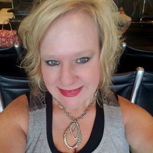 Meet your Posher, Carla